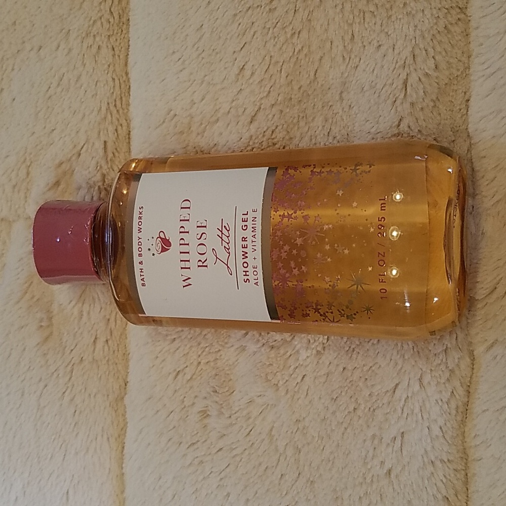 Whipped Rose Latte shower gel